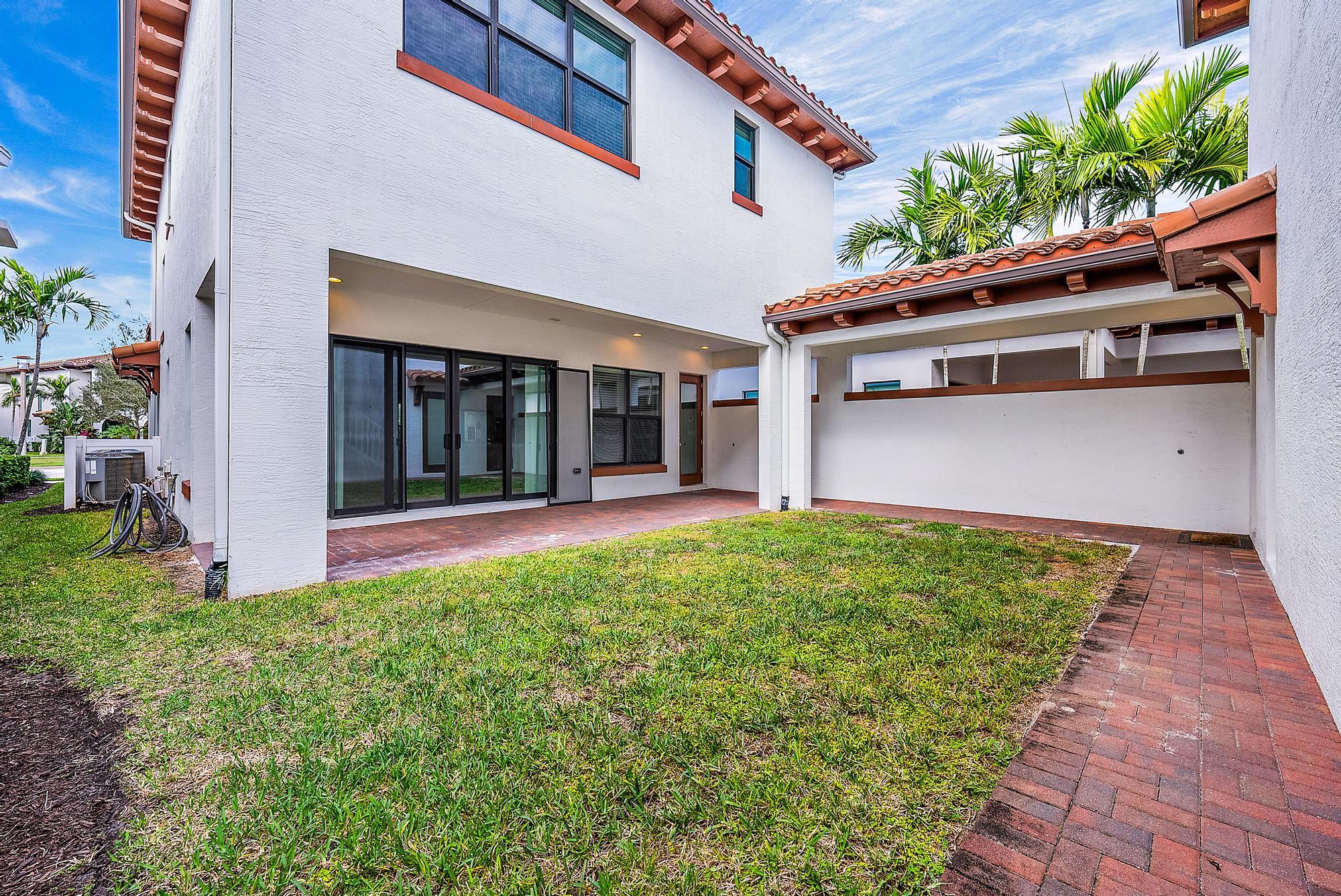 2086 Dickens Terrace