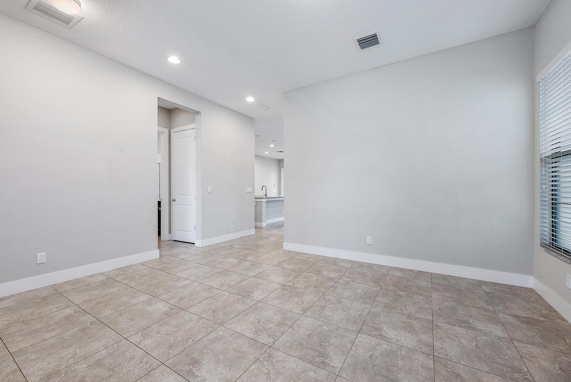 2086 Dickens Terrace