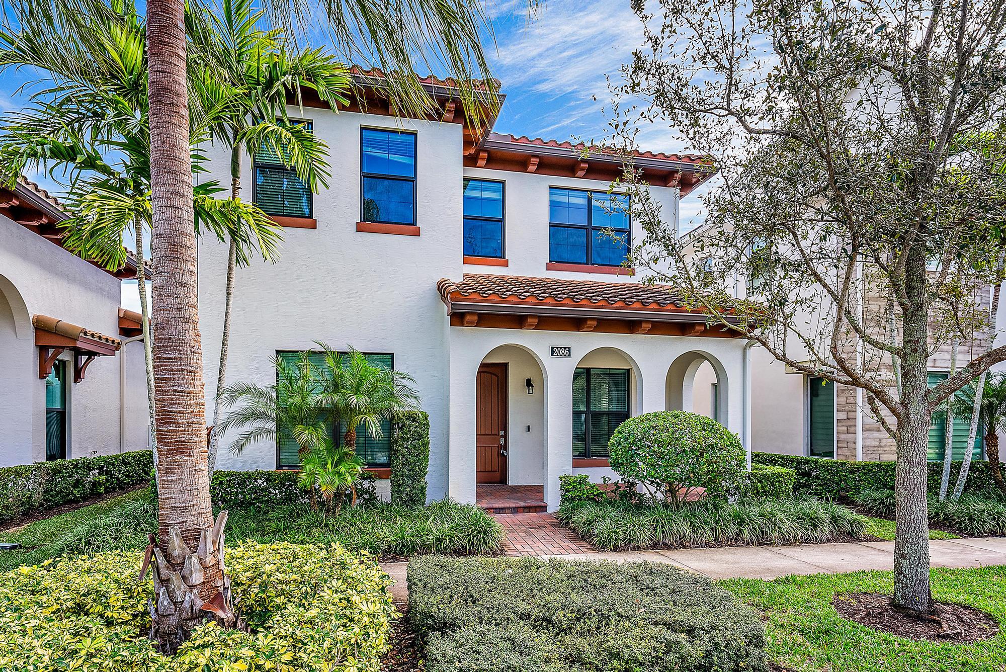 2086 Dickens Terrace
