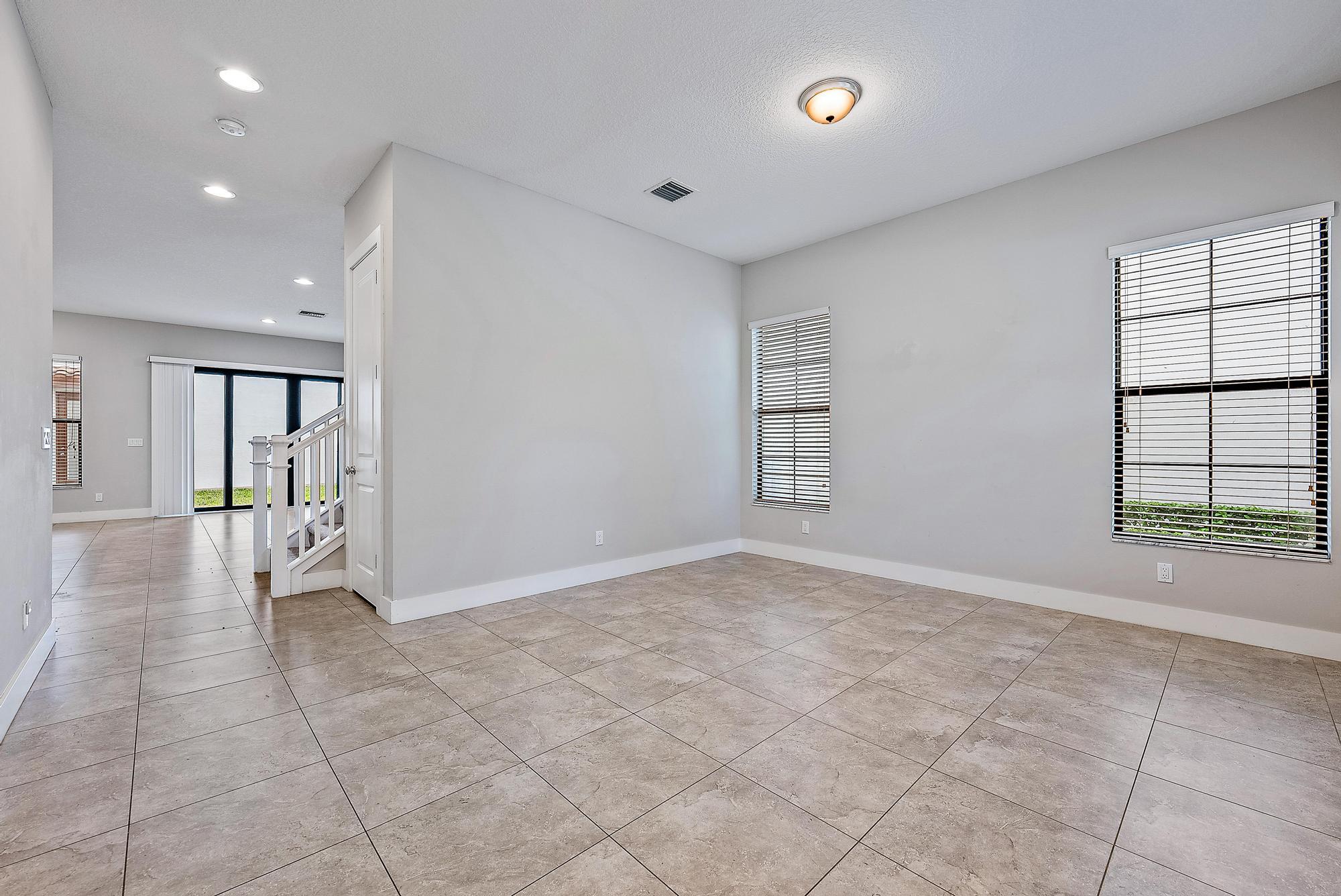 2086 Dickens Terrace