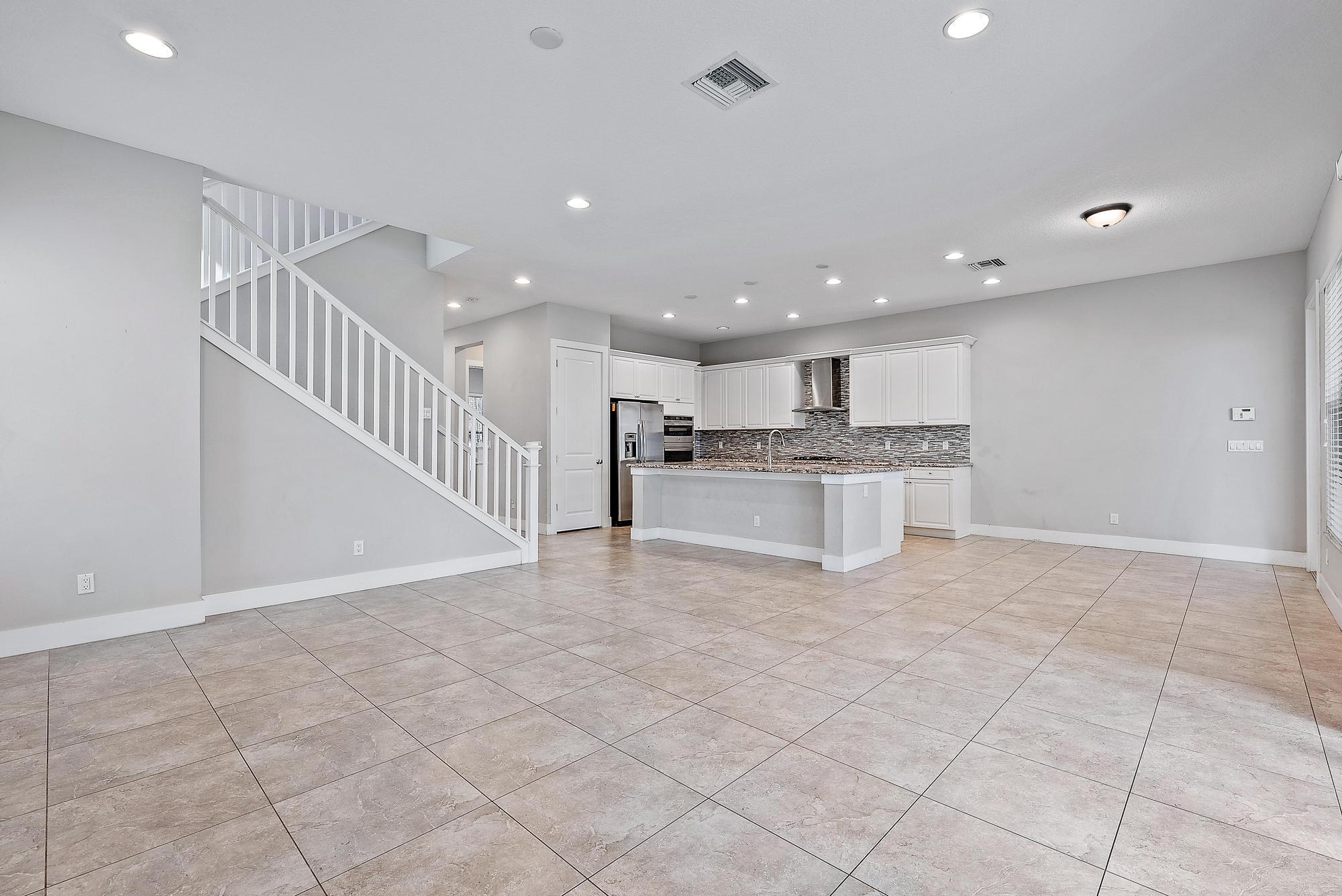 2086 Dickens Terrace