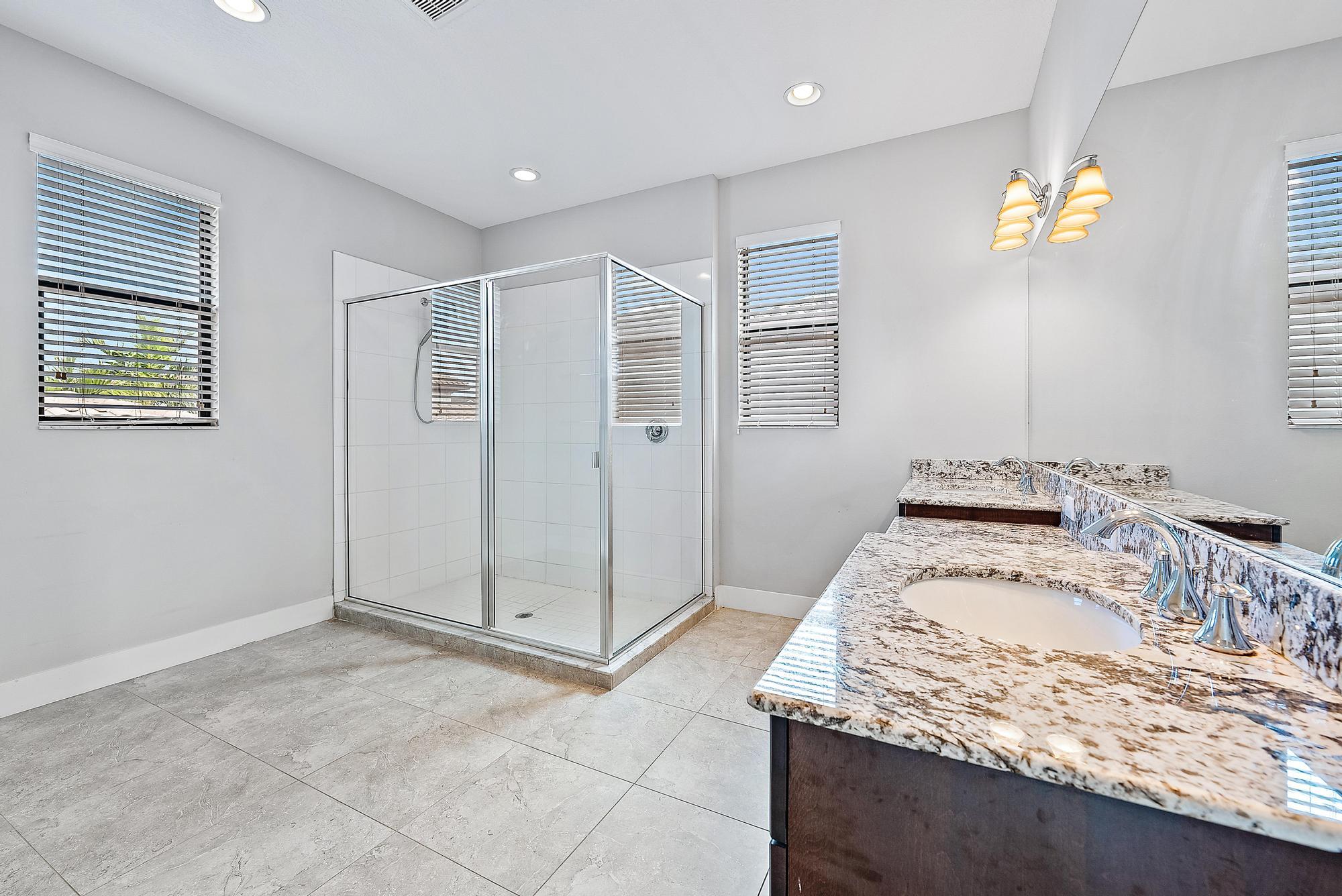 2086 Dickens Terrace