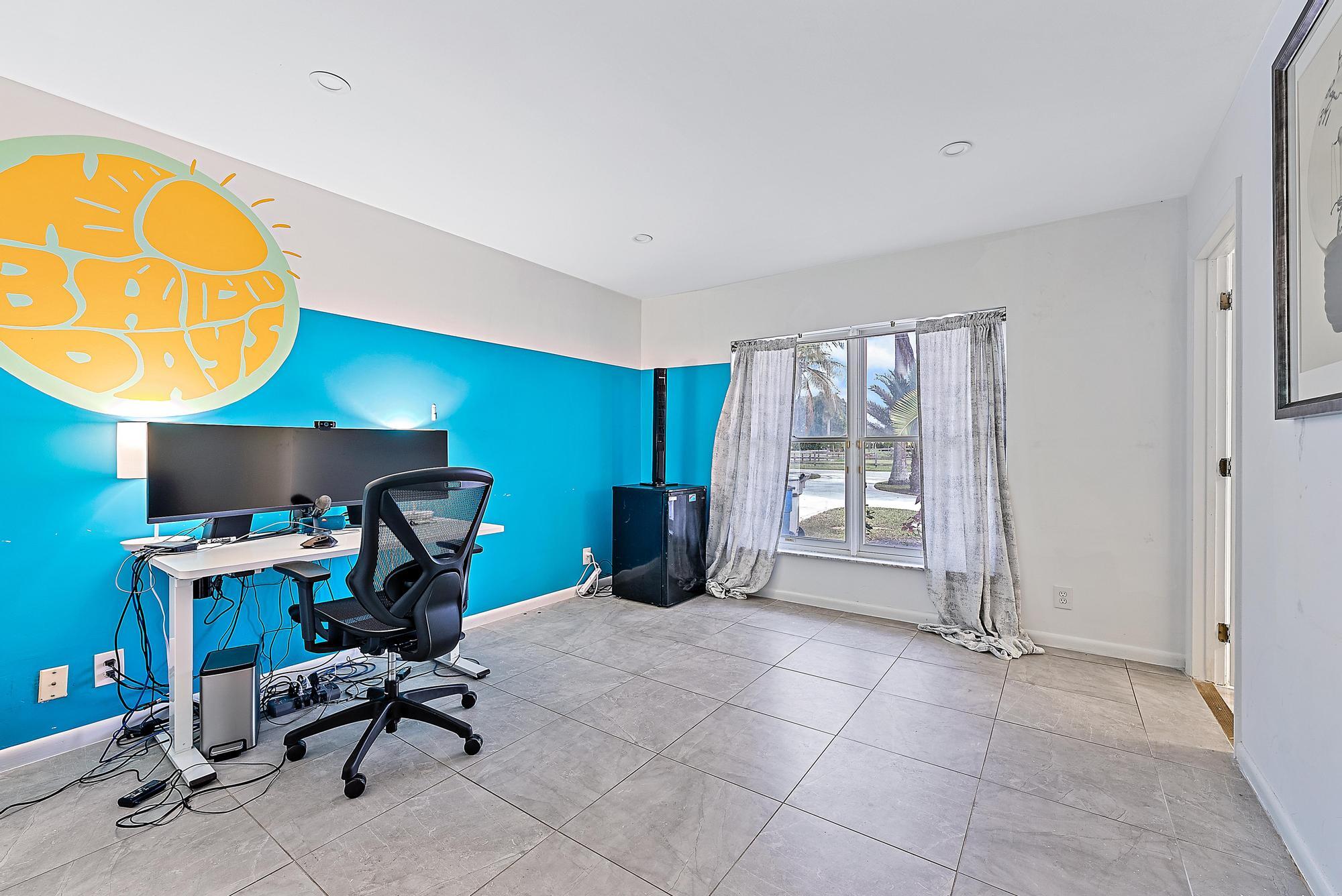 3169 Horseshoe Circle W