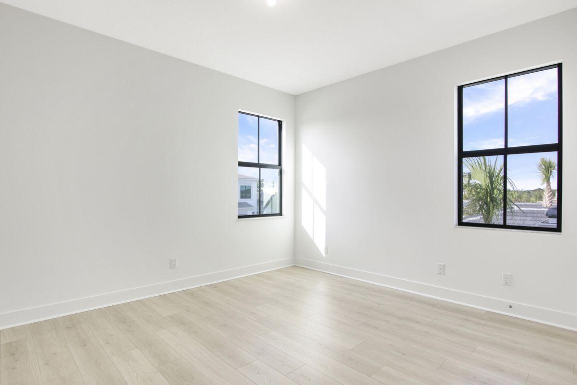13513 Artisan Circle