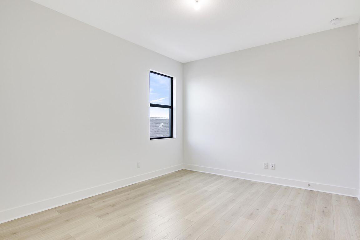13513 Artisan Circle
