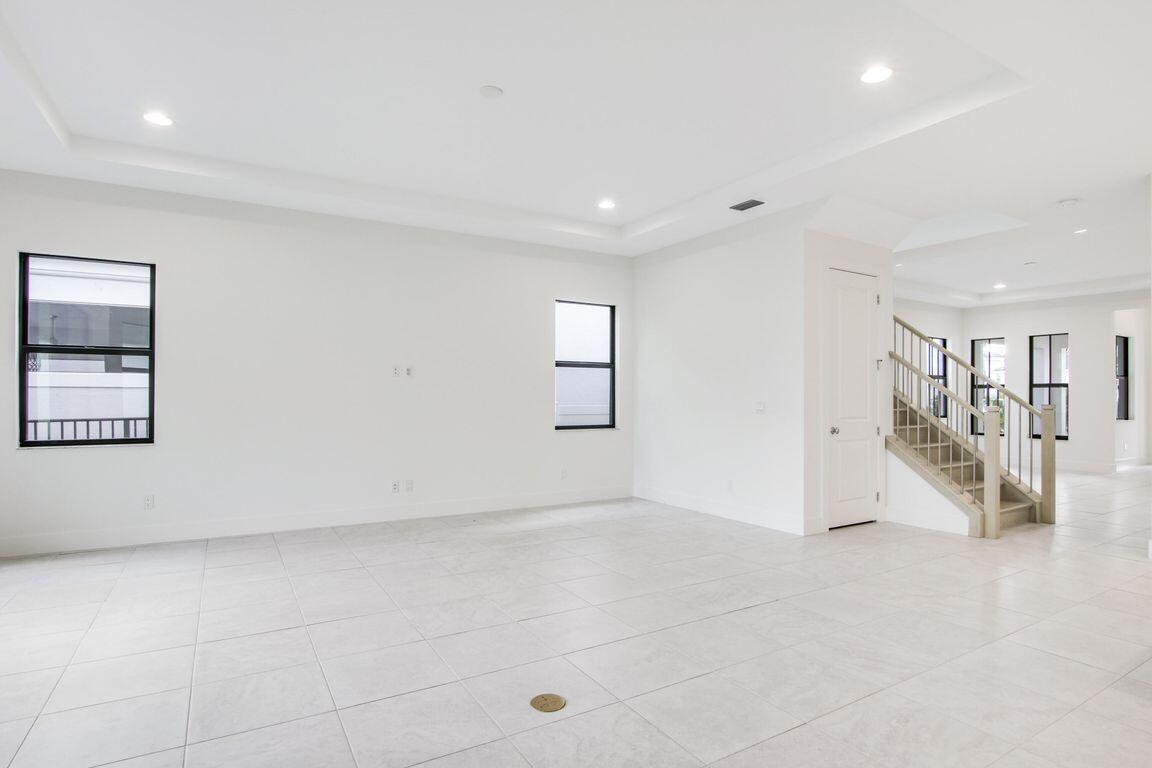 13513 Artisan Circle