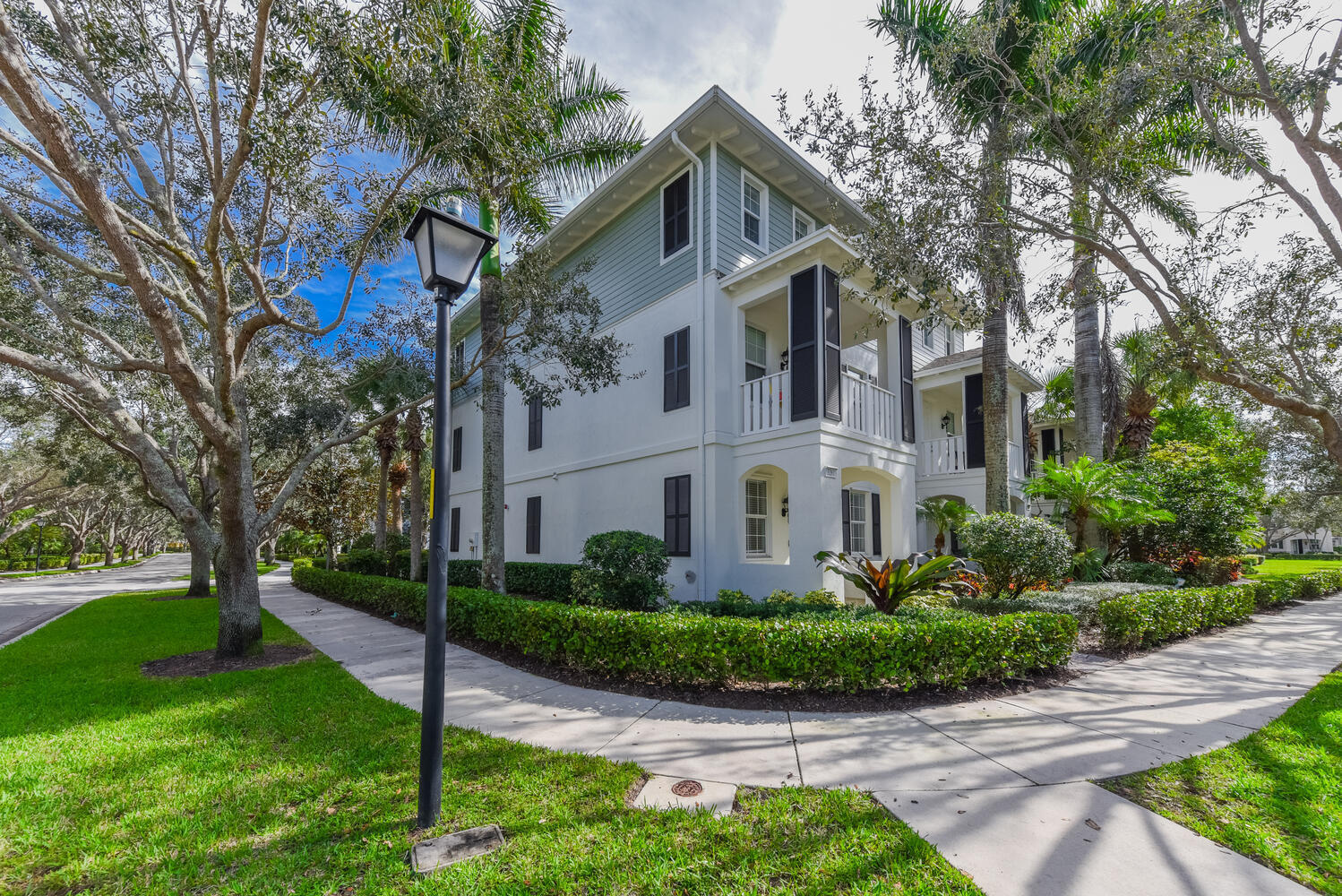 3261 E Community Drive