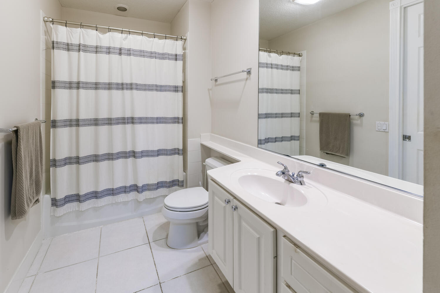 3261 E Community Drive