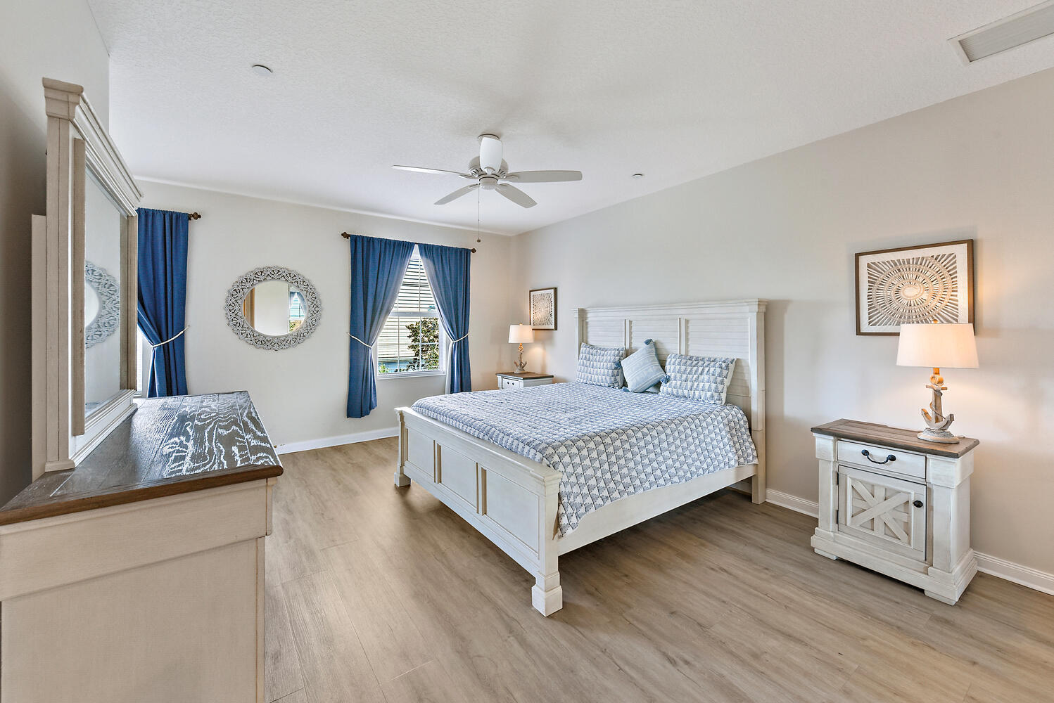 3261 E Community Drive