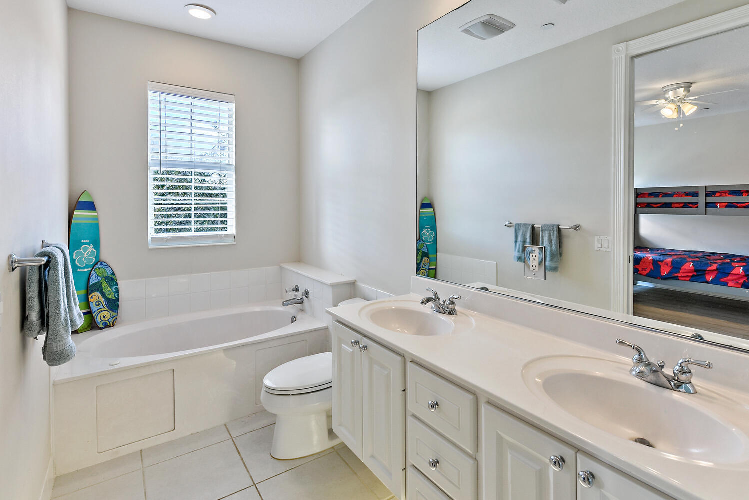 3261 E Community Drive