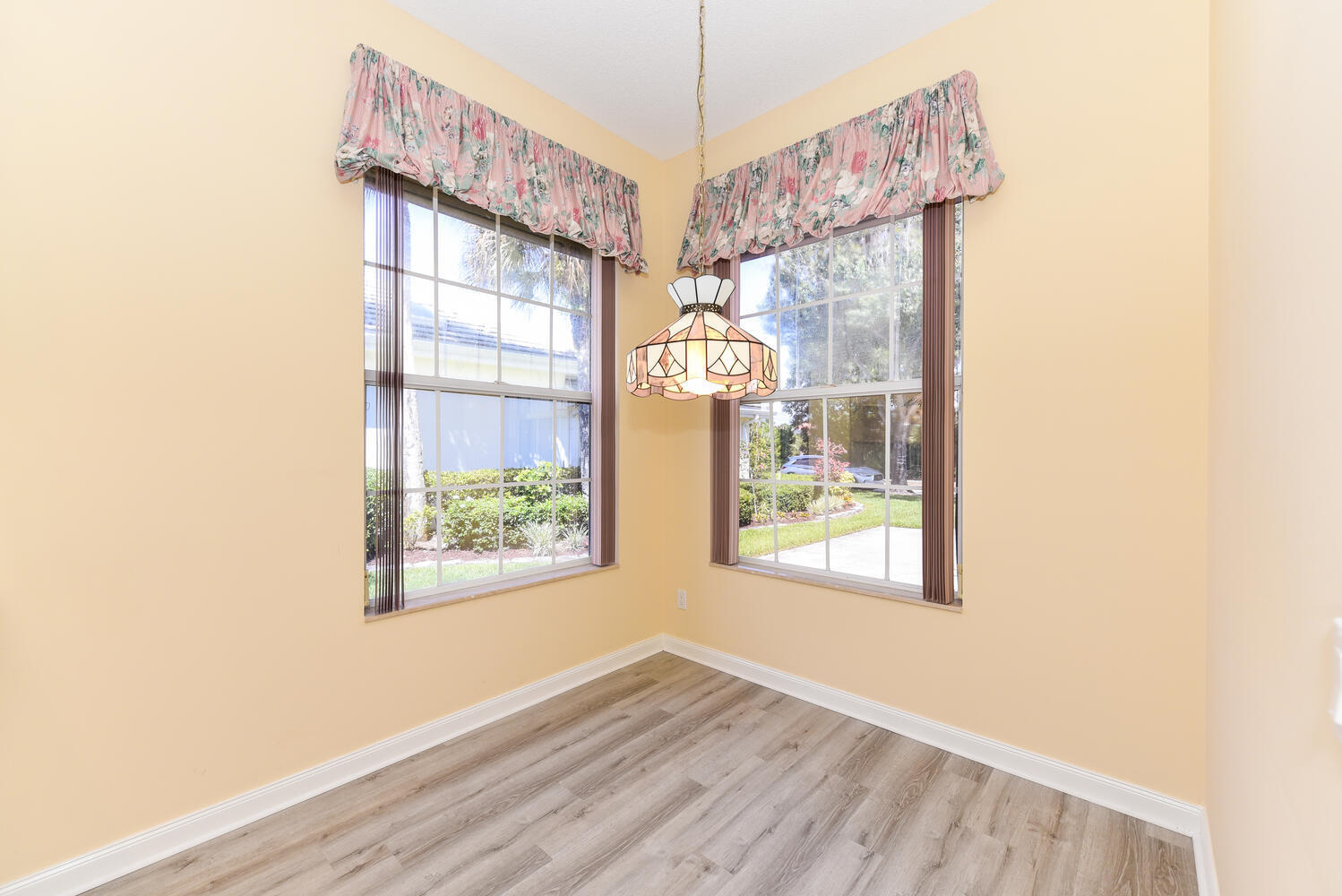 7447 SE Fiddlewood Lane