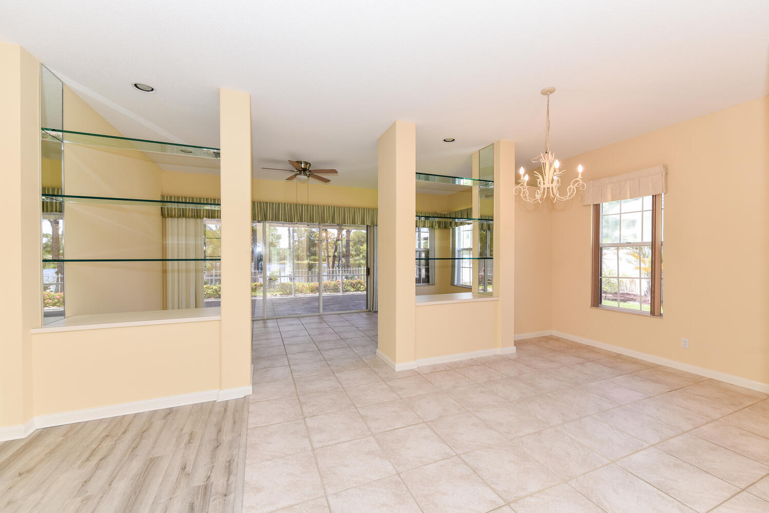 7447 SE Fiddlewood Lane