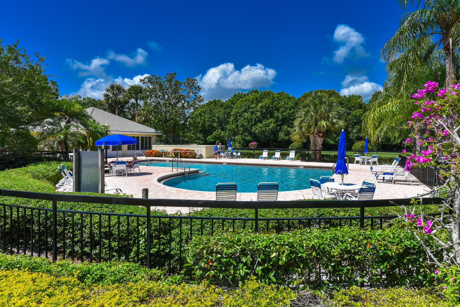 7447 SE Fiddlewood Lane