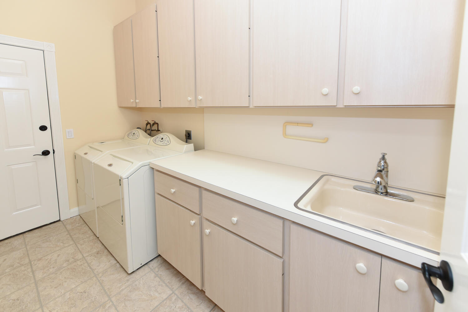 7447 SE Fiddlewood Lane