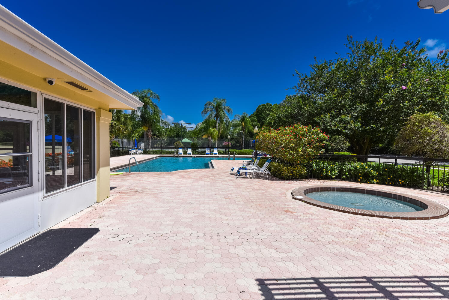 7447 SE Fiddlewood Lane