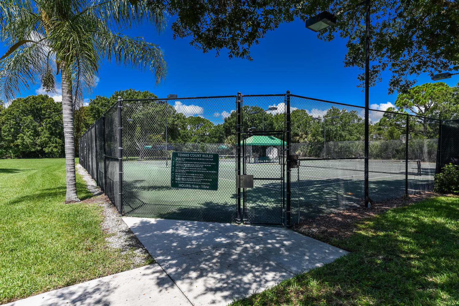 7447 SE Fiddlewood Lane