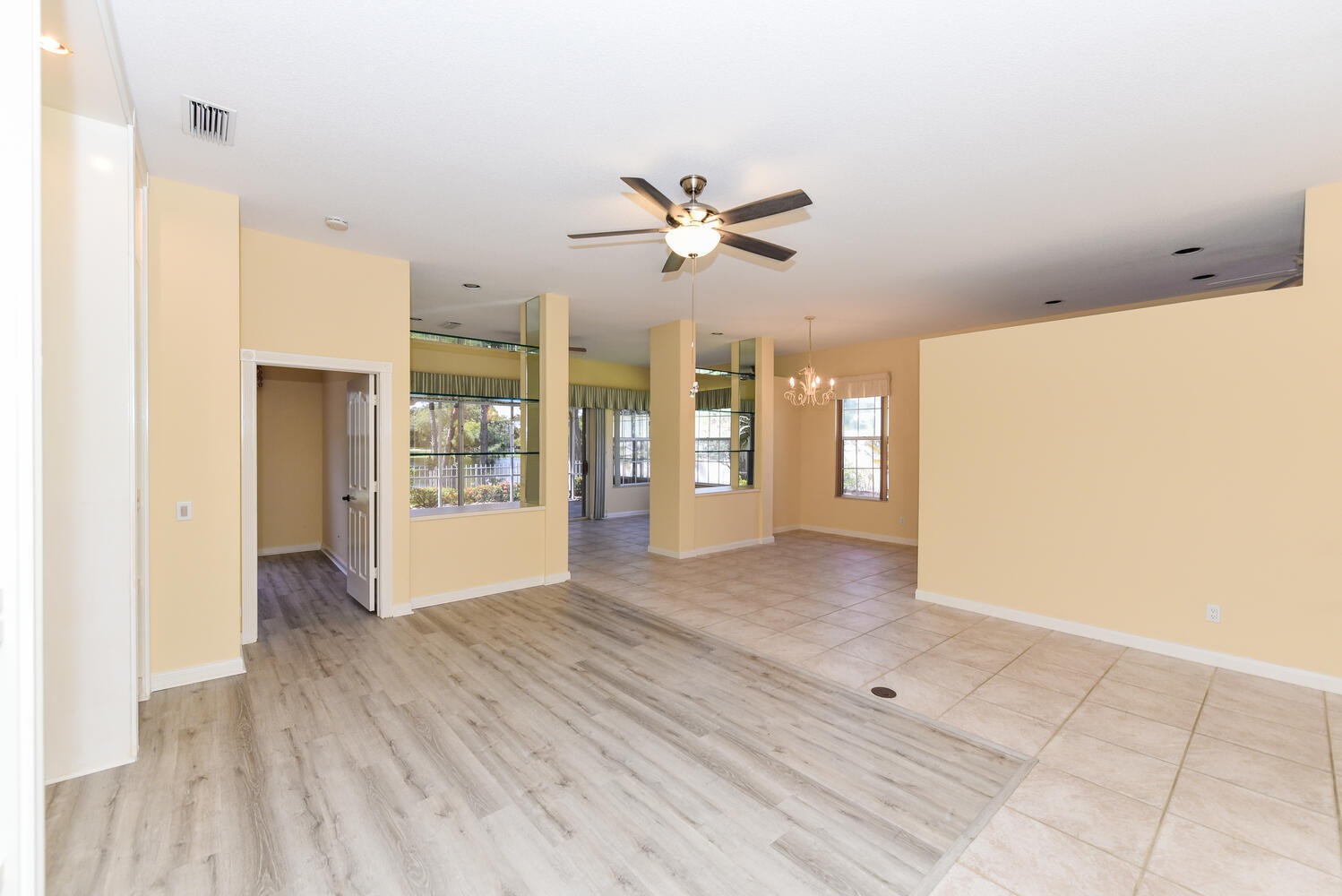 7447 SE Fiddlewood Lane