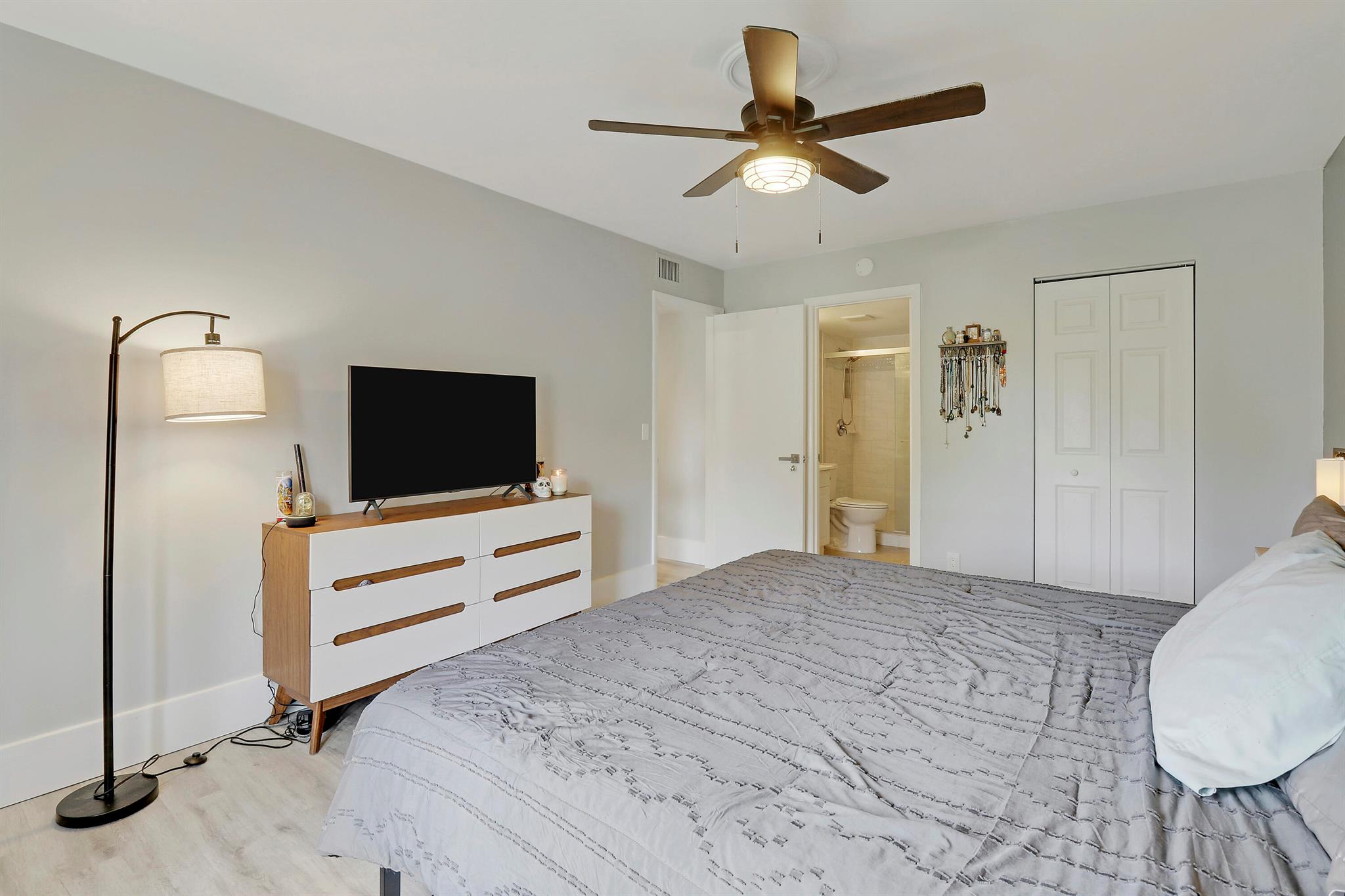 624 Sea Pine Way B1
