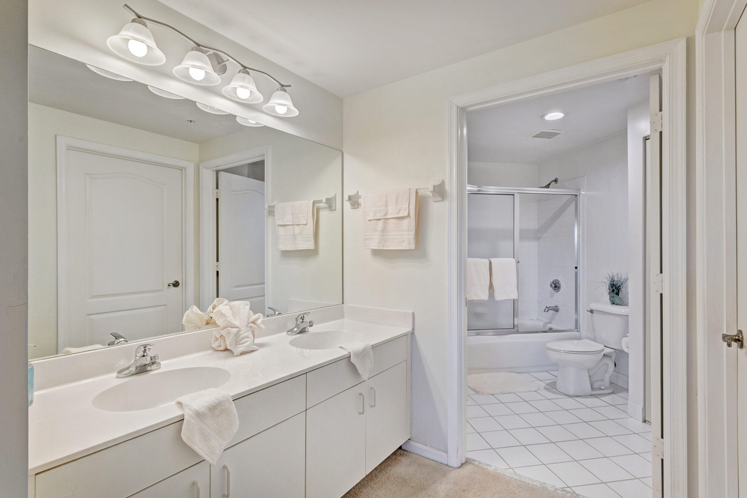 500 Uno Lago Drive 402