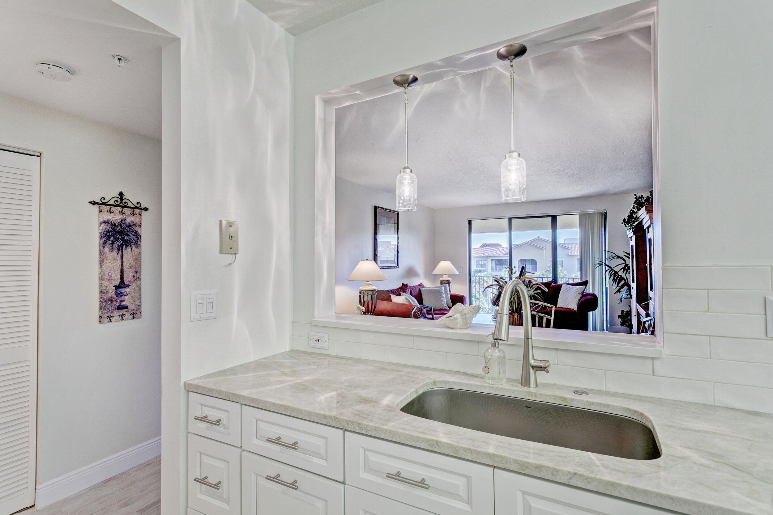 500 Uno Lago Drive 402