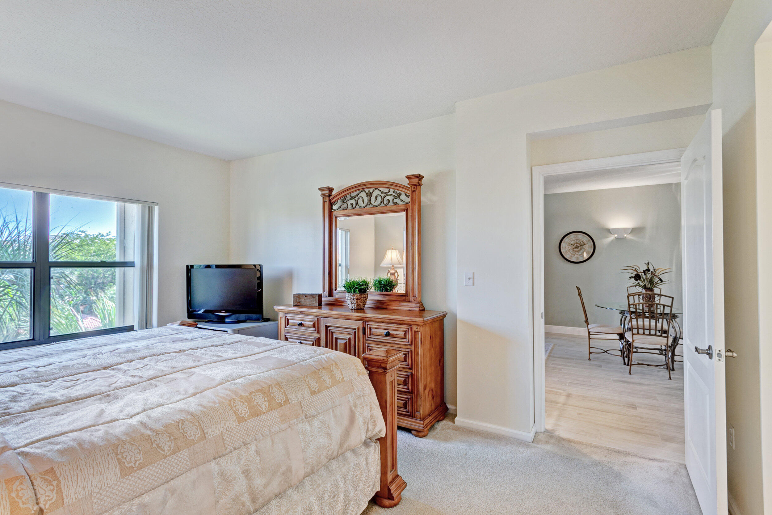 500 Uno Lago Drive 402