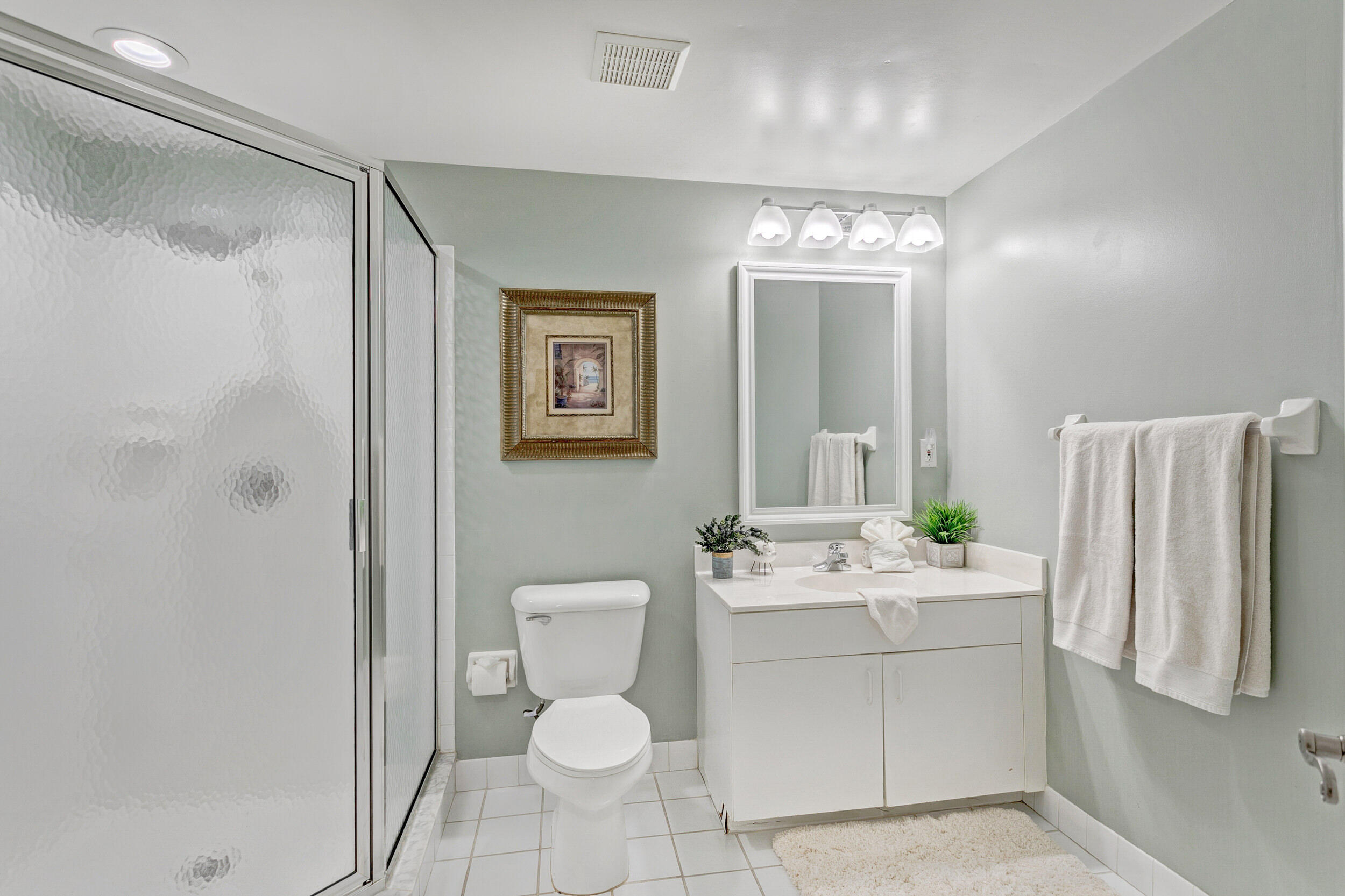 500 Uno Lago Drive 402