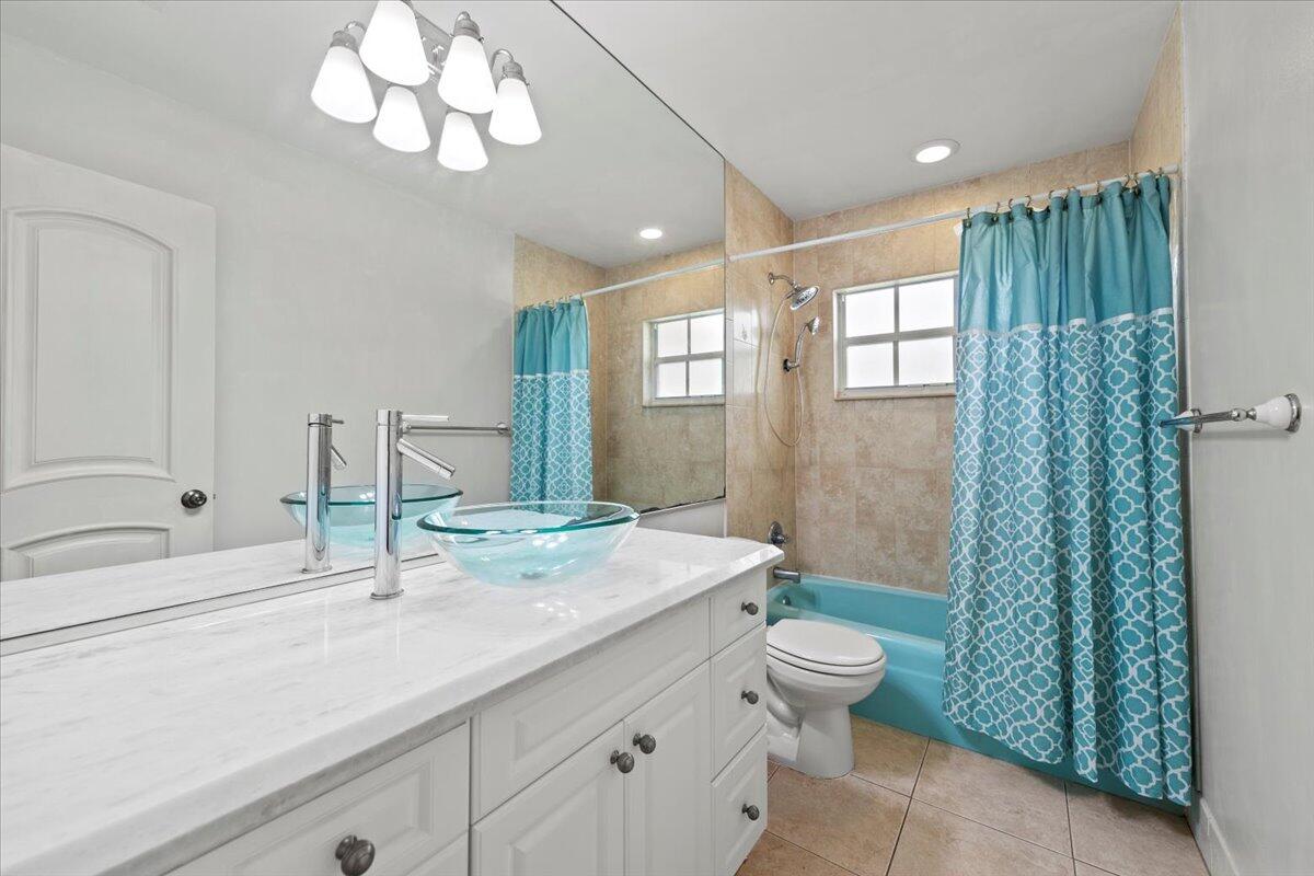 12043 Dolphin Drive