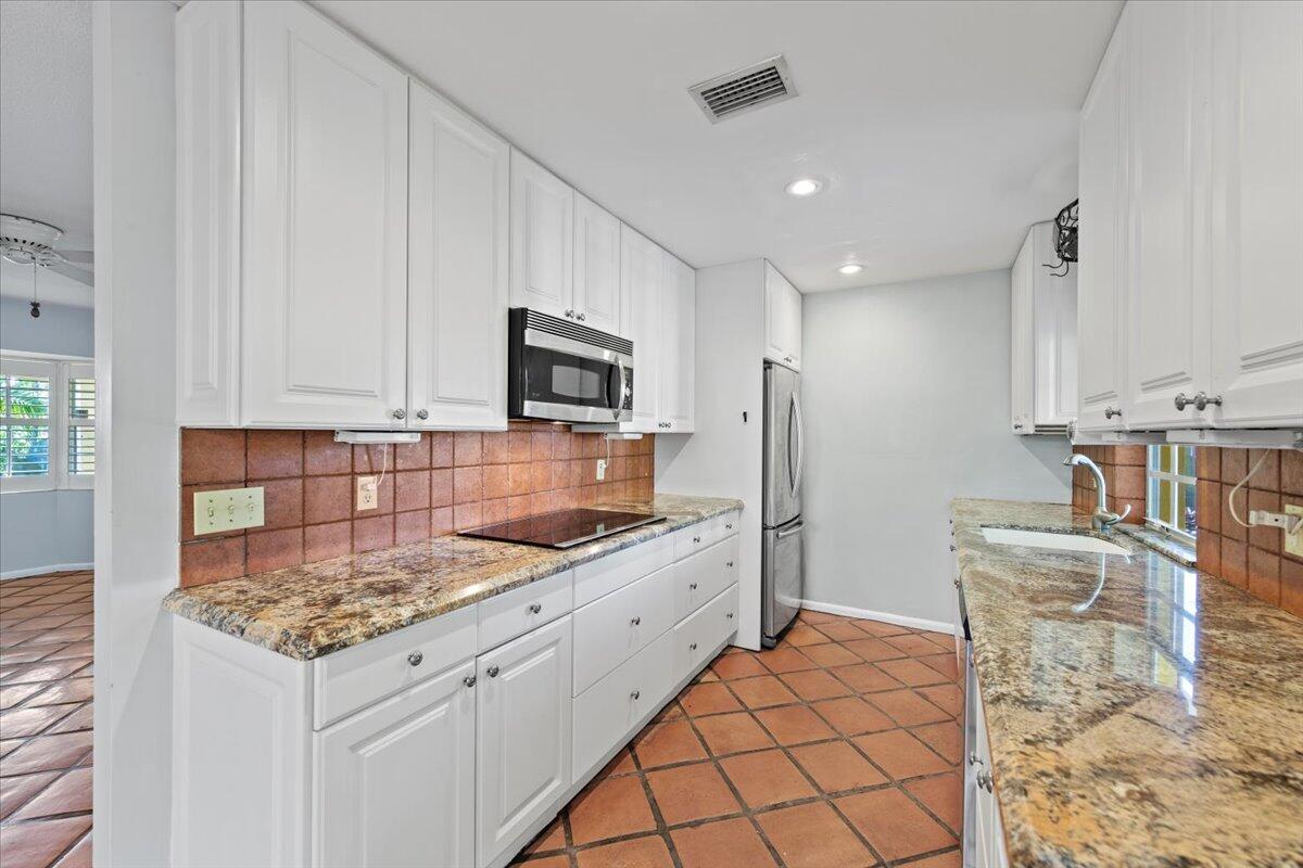 12043 Dolphin Drive