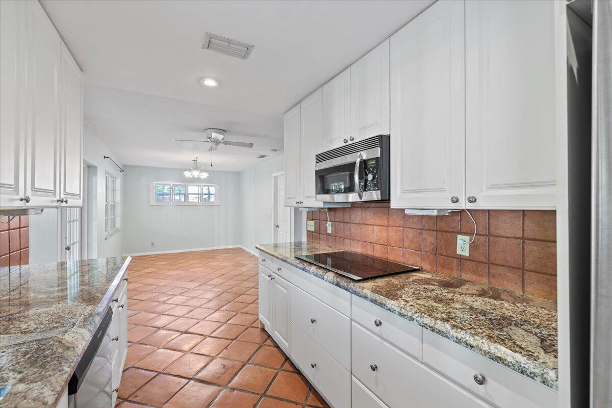 12043 Dolphin Drive