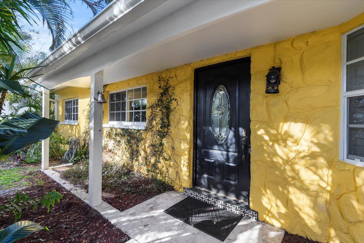 12043 Dolphin Drive
