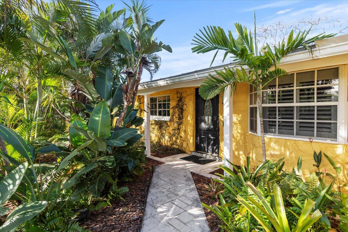 12043 Dolphin Drive