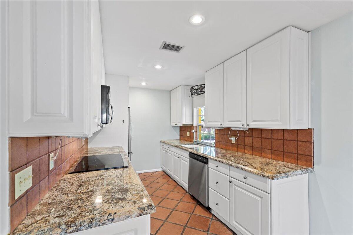12043 Dolphin Drive