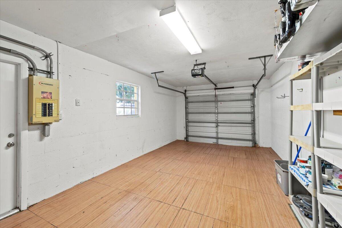 12043 Dolphin Drive