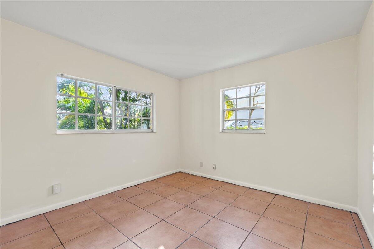 12043 Dolphin Drive