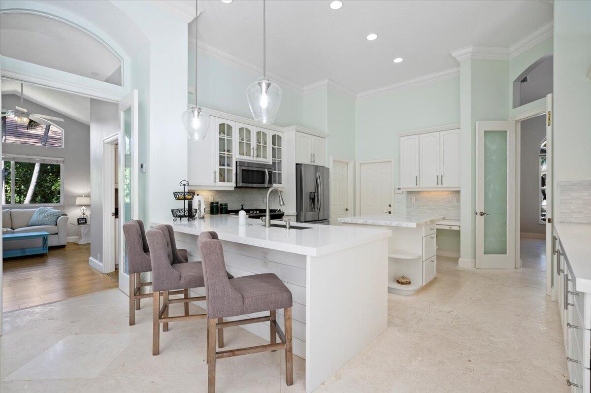 126 N River Drive W