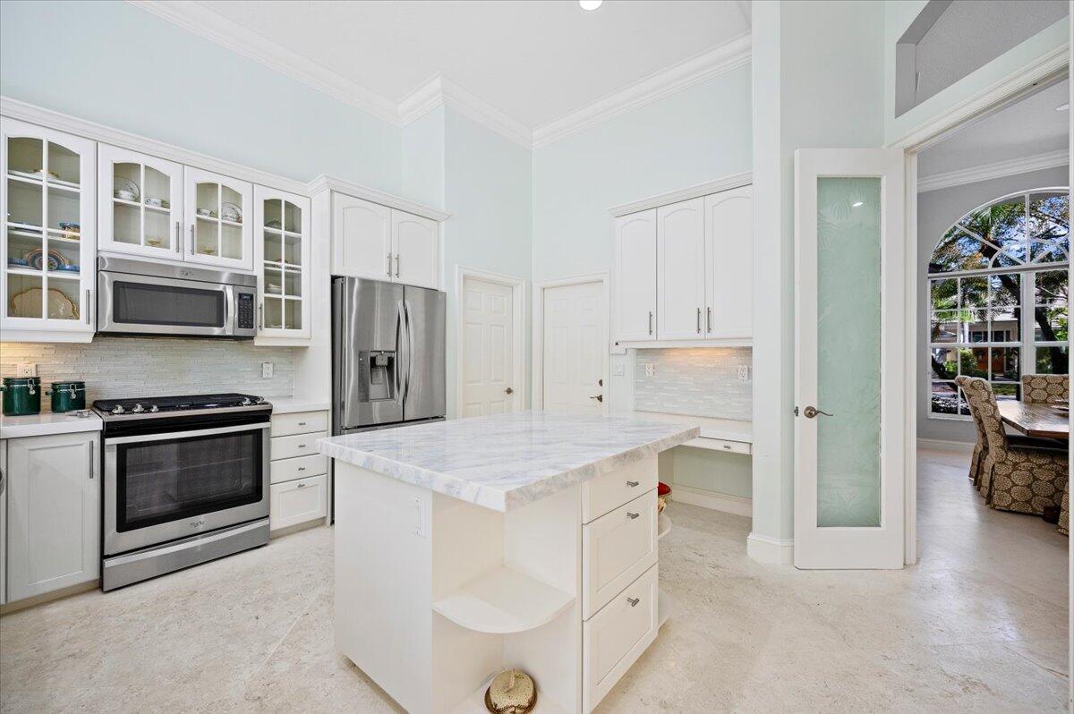 126 N River Drive W