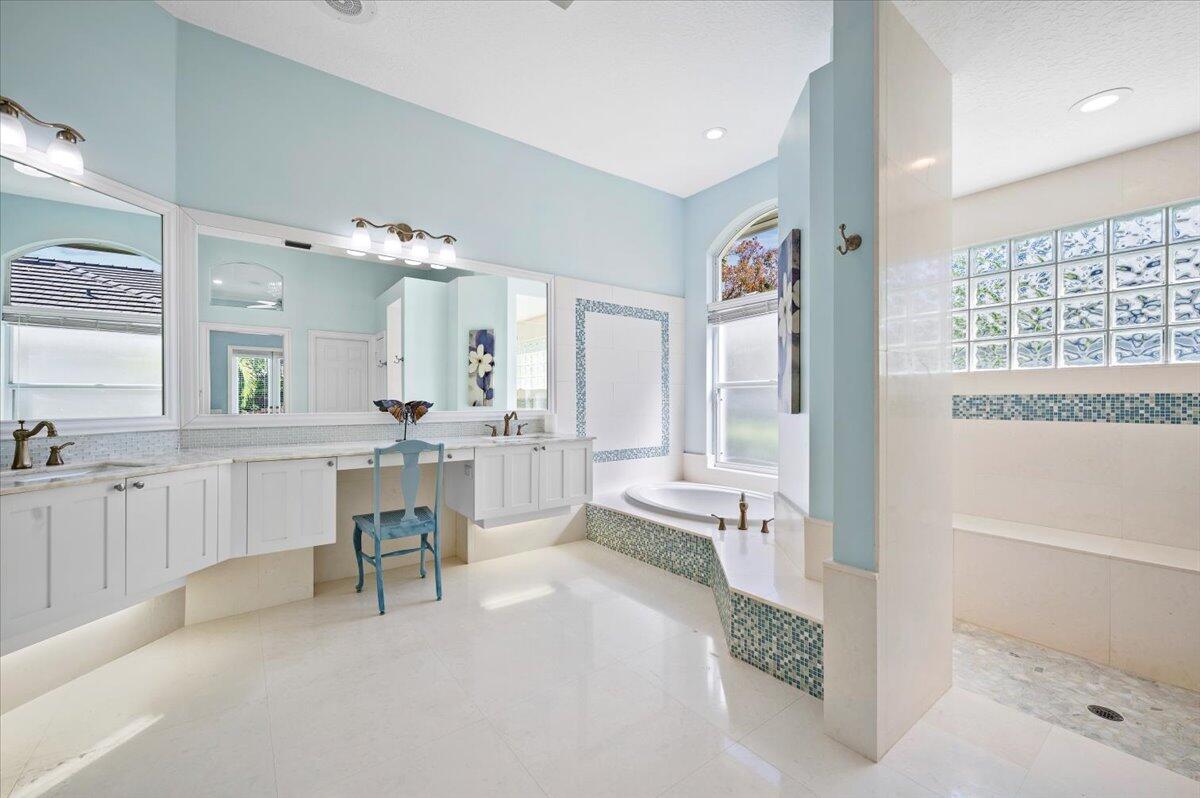 126 N River Drive W