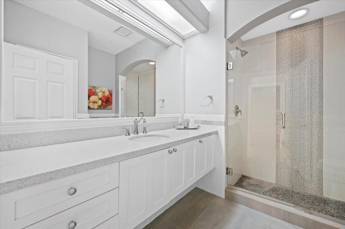 126 N River Drive W
