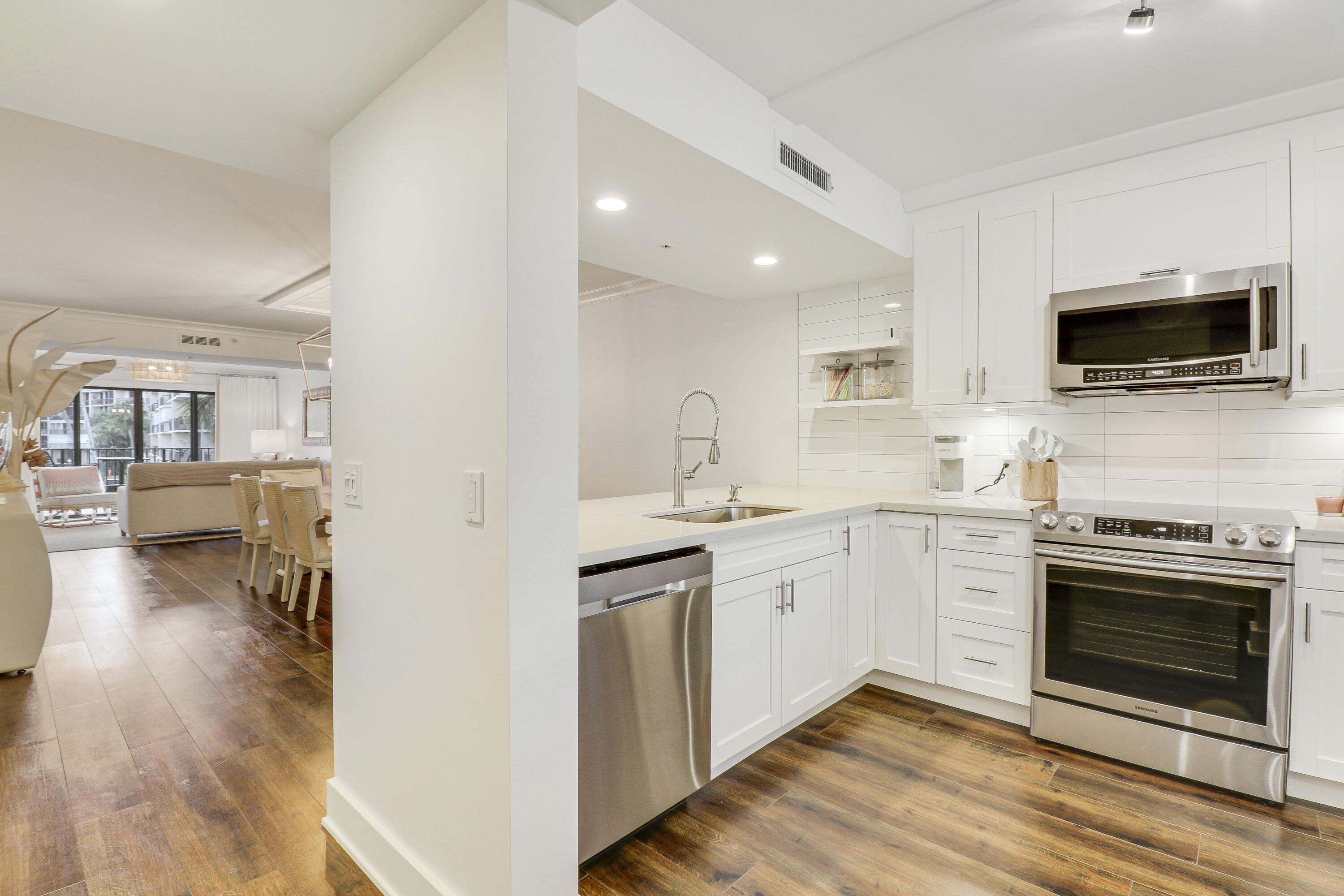 1601 Marina Isle Way 205