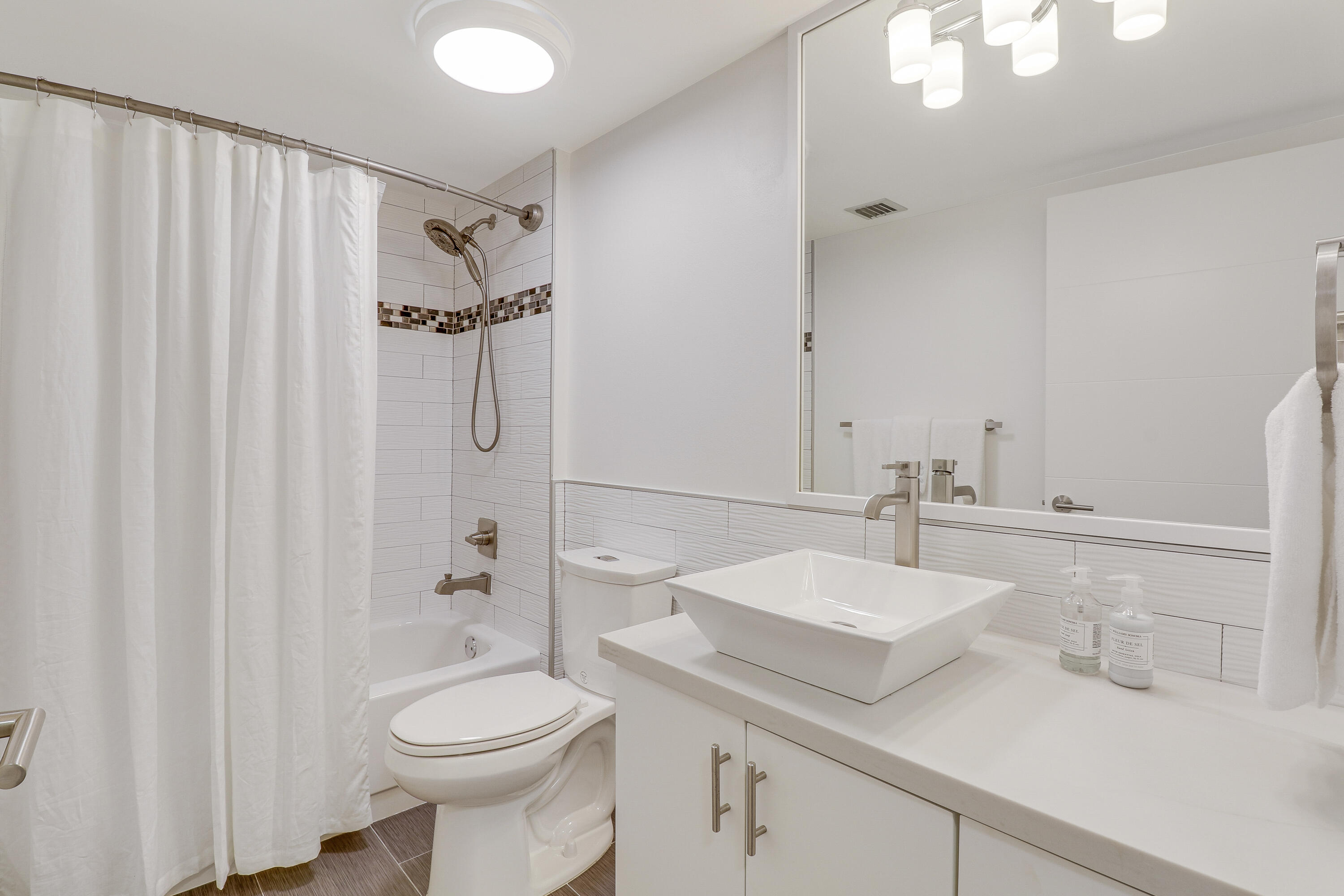 1601 Marina Isle Way 205