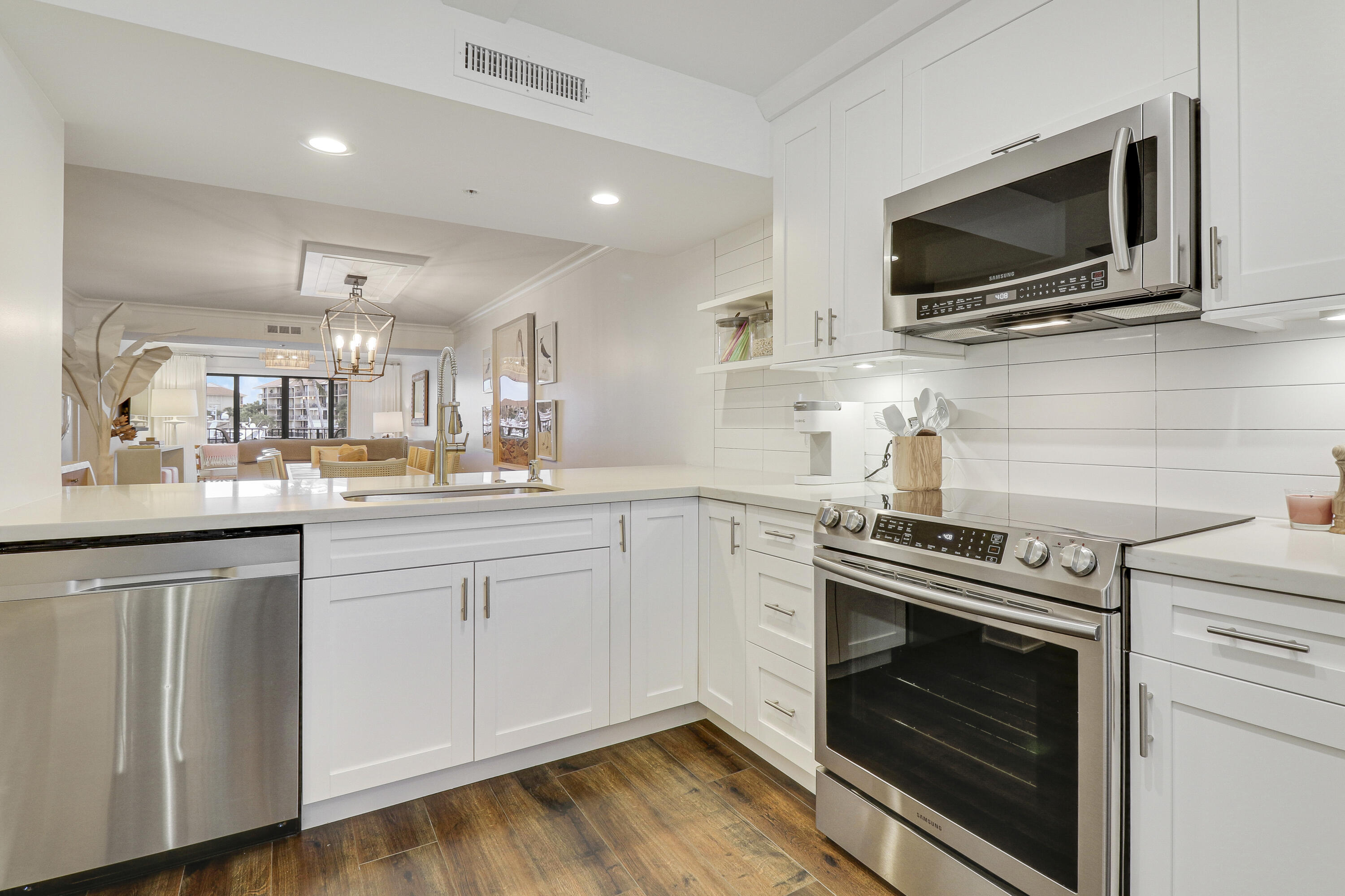 1601 Marina Isle Way 205