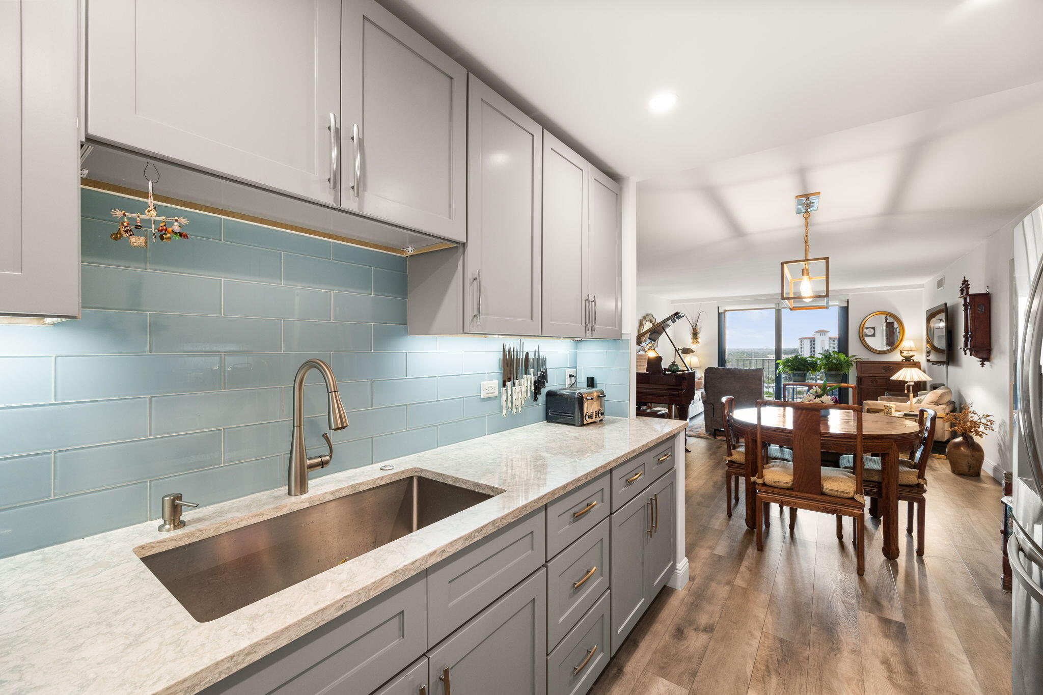 1200 Marine Way 807