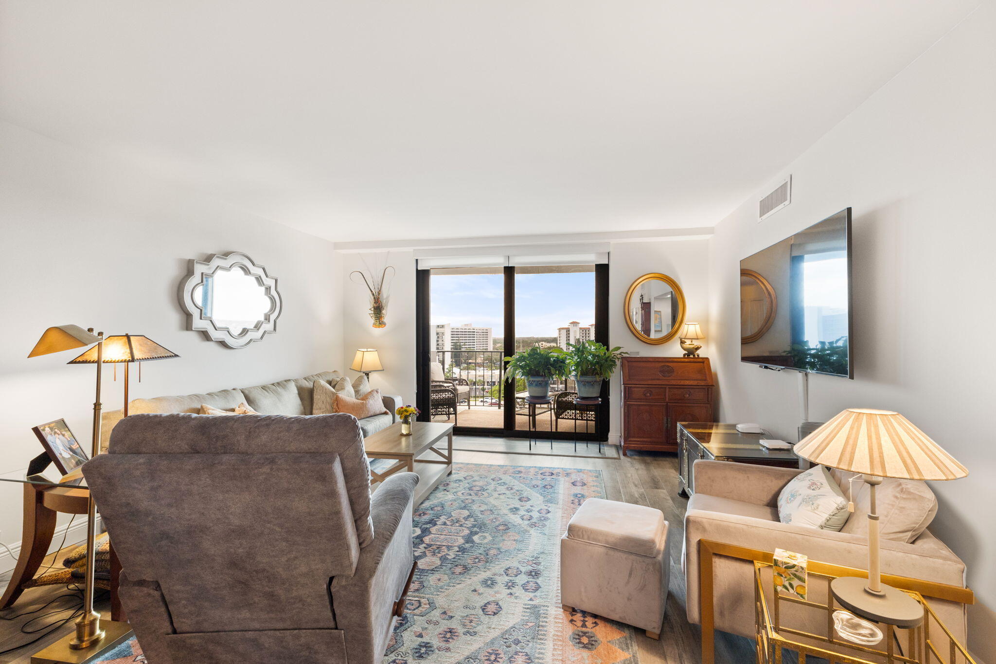 1200 Marine Way 807
