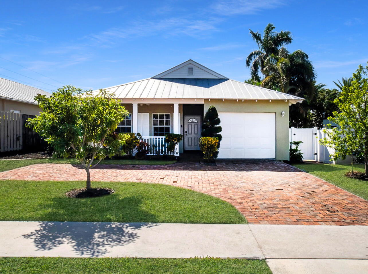 812 W Ocean Avenue