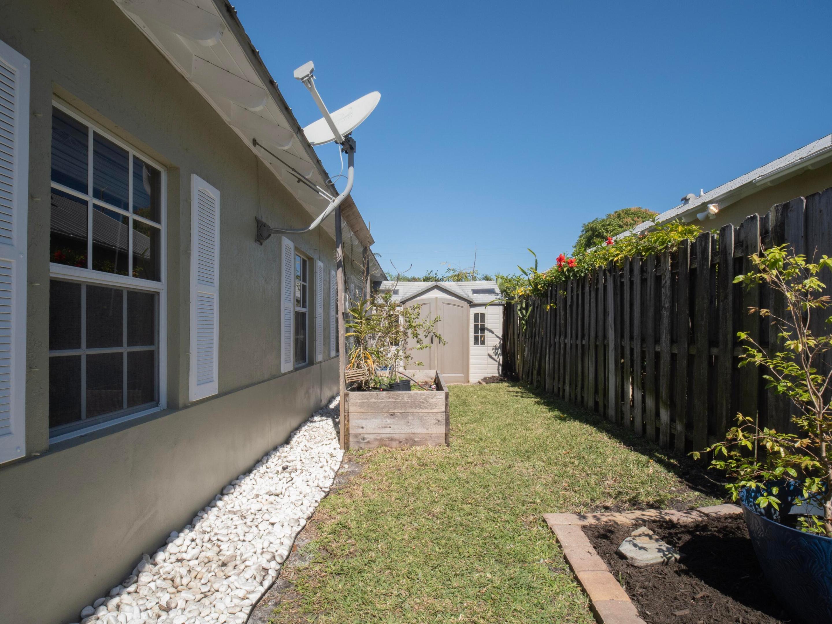 812 W Ocean Avenue
