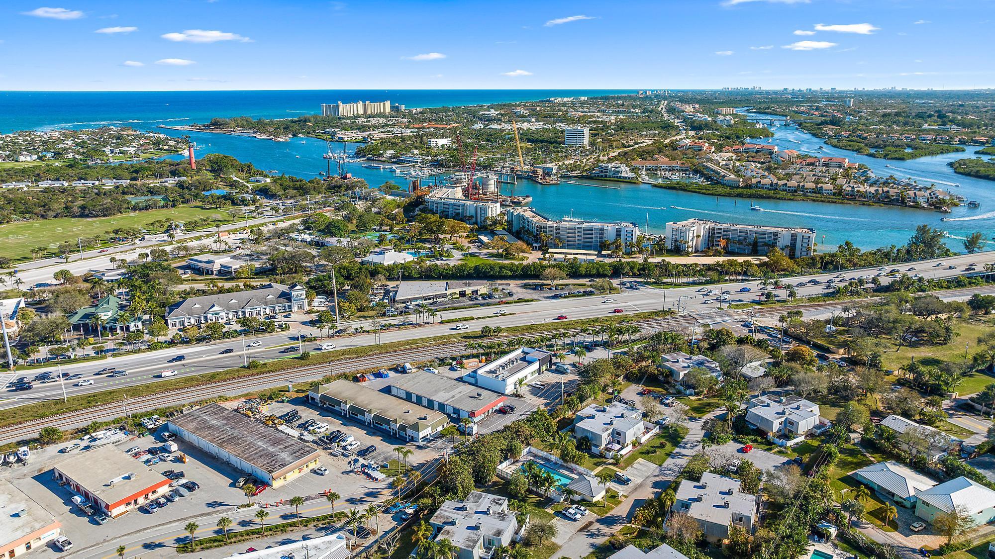 141 E Riverside Drive 11b