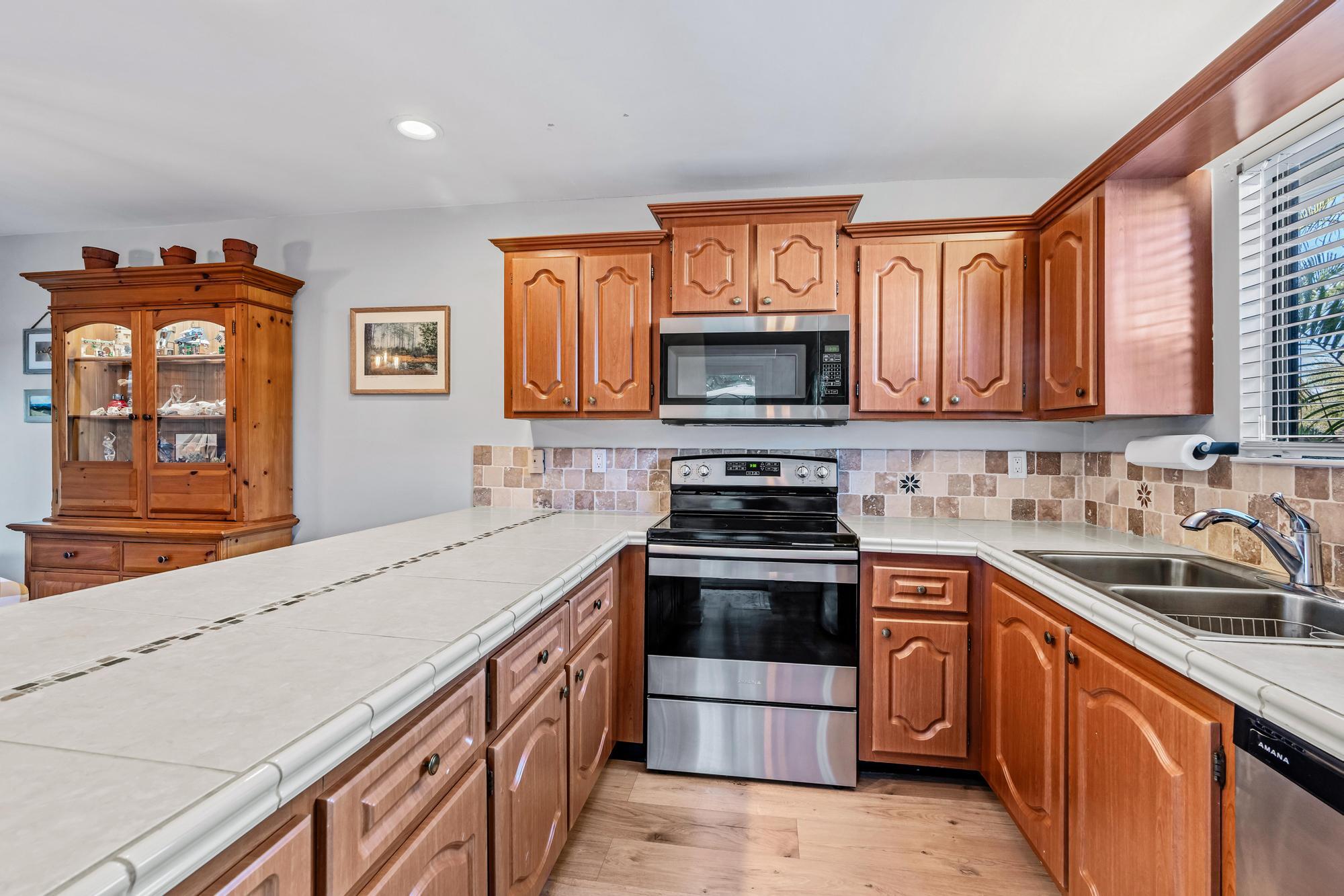 141 E Riverside Drive 11b
