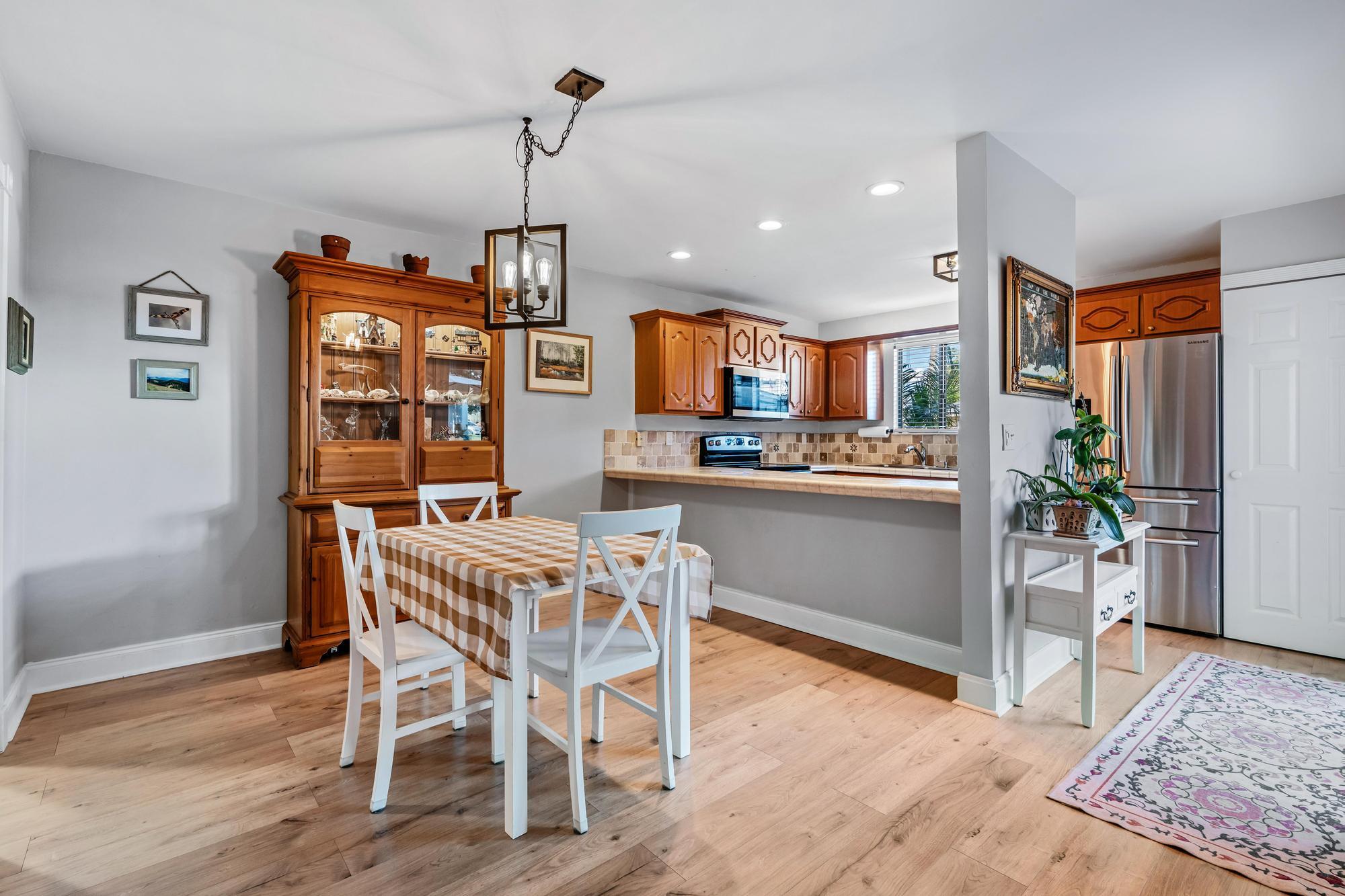 141 E Riverside Drive 11b
