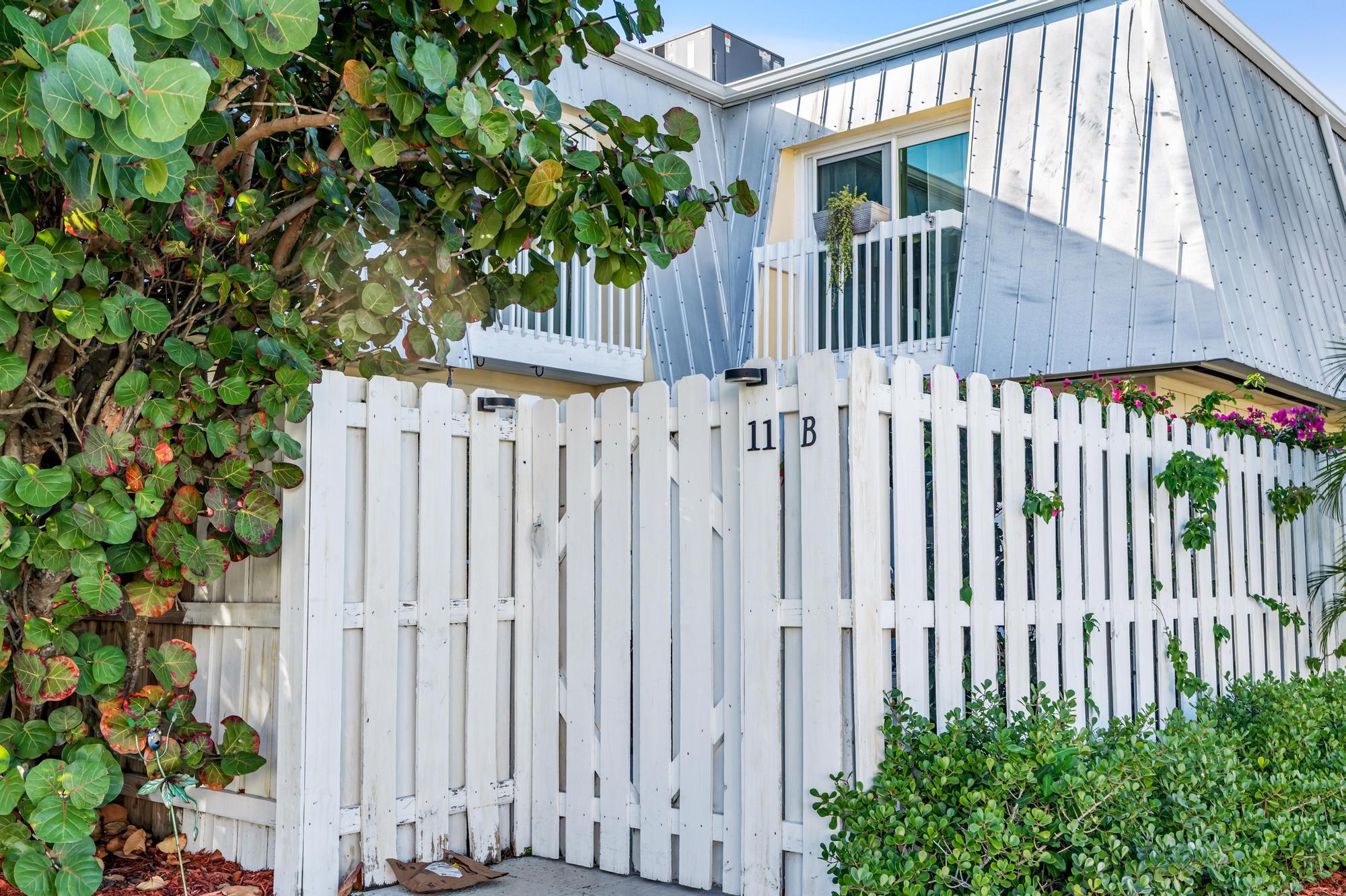 141 E Riverside Drive 11b