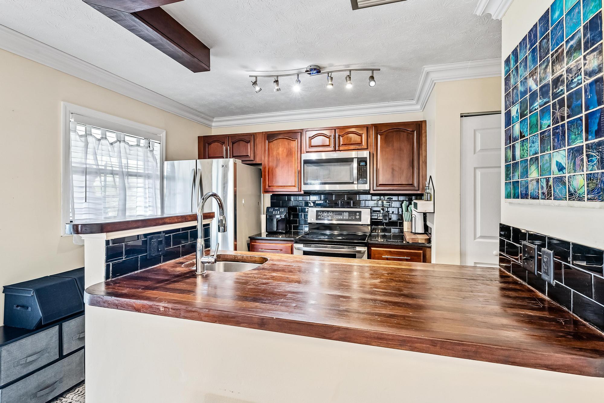 6535 SE Federal Highway 204